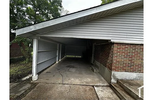 Building Photo - 9963 Duke Dr