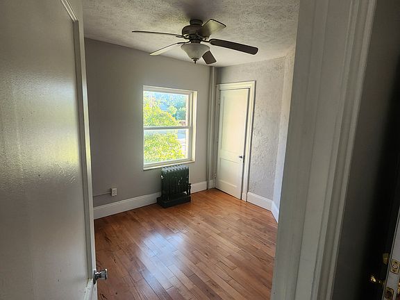 5th image of 307 W Mulberry St APT 5