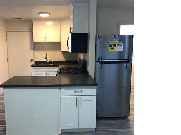 2nd image of 2884 Garden Ave #2