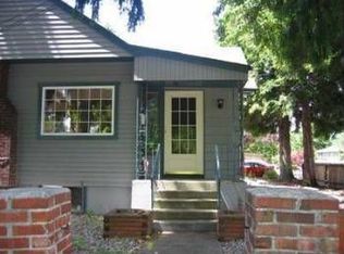 9257 College Way N, Seattle, WA 98103