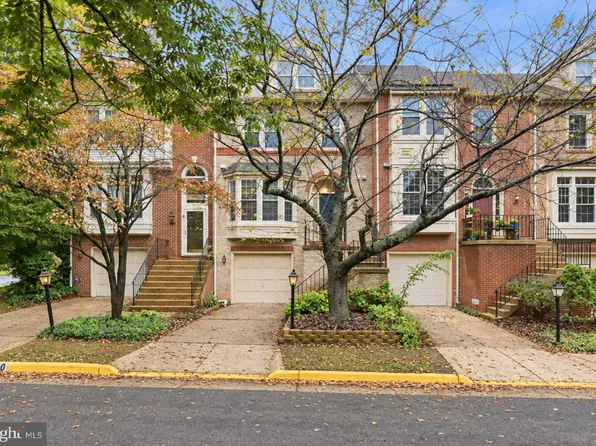 3968 Clares Ct, Fairfax, VA 22033