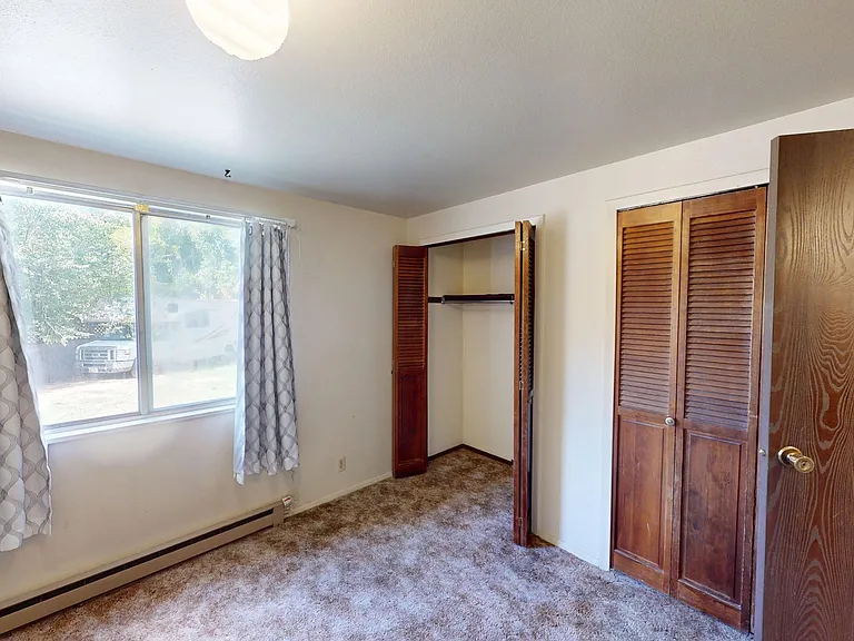 451 Loveridge Dr — Photo 7