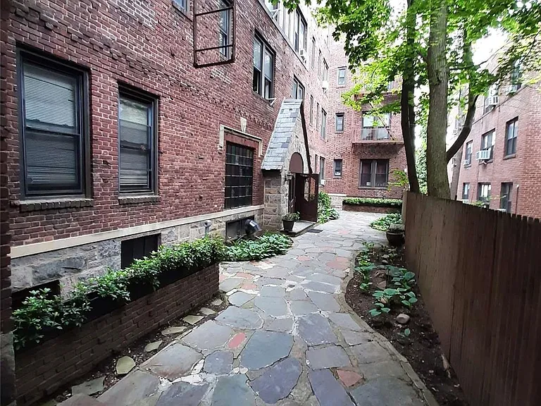 1 Hillside Ave #1A — Photo 30