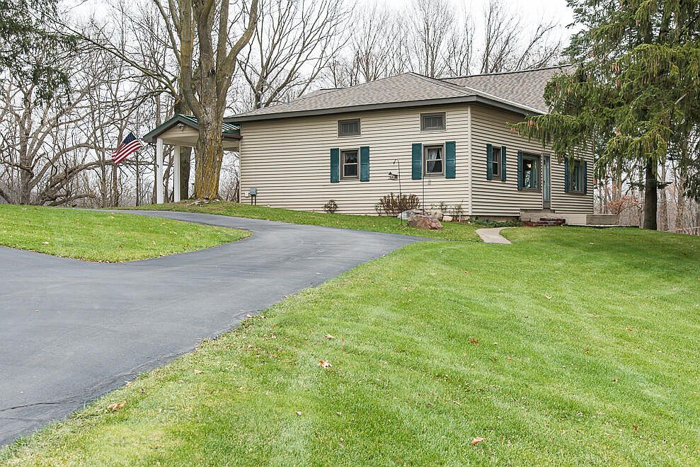 1007 110th Ave, Plainwell, MI 49080 Zillow