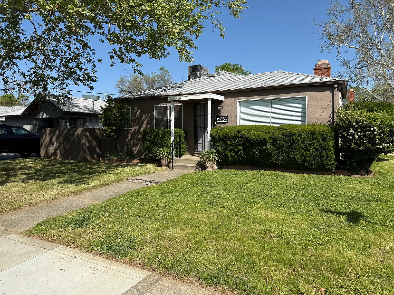 6031 2nd Ave photo 1