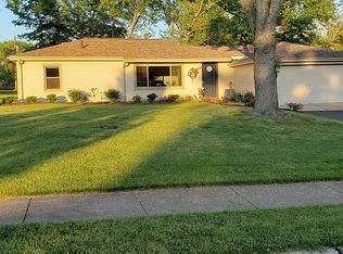 114 Lark Hill Ln, Ballwin, MO 63021