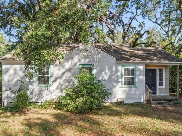 2074 N Gimon Cir, Mobile, AL 36605