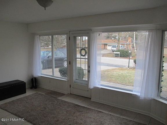 3rd image of 804 Bertsch Dr
