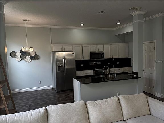4th image of 109 Grace Ave