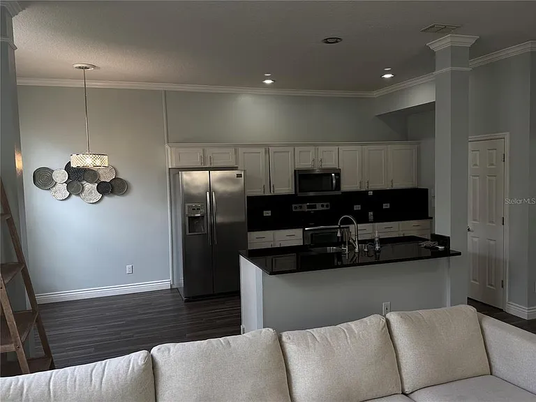 109 Grace Ave — Photo 4