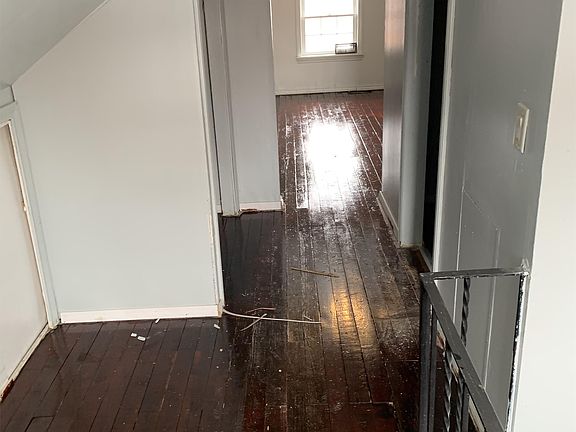 3rd image of 2317 Wales Ave