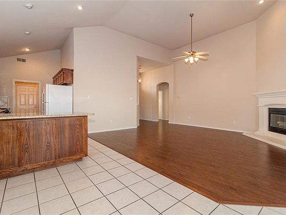 5th image of 9829 Gallatin Ln
