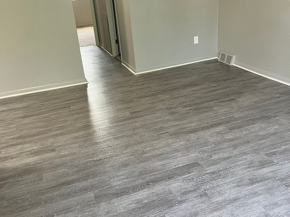 2nd image of 600 Grant Rd #10