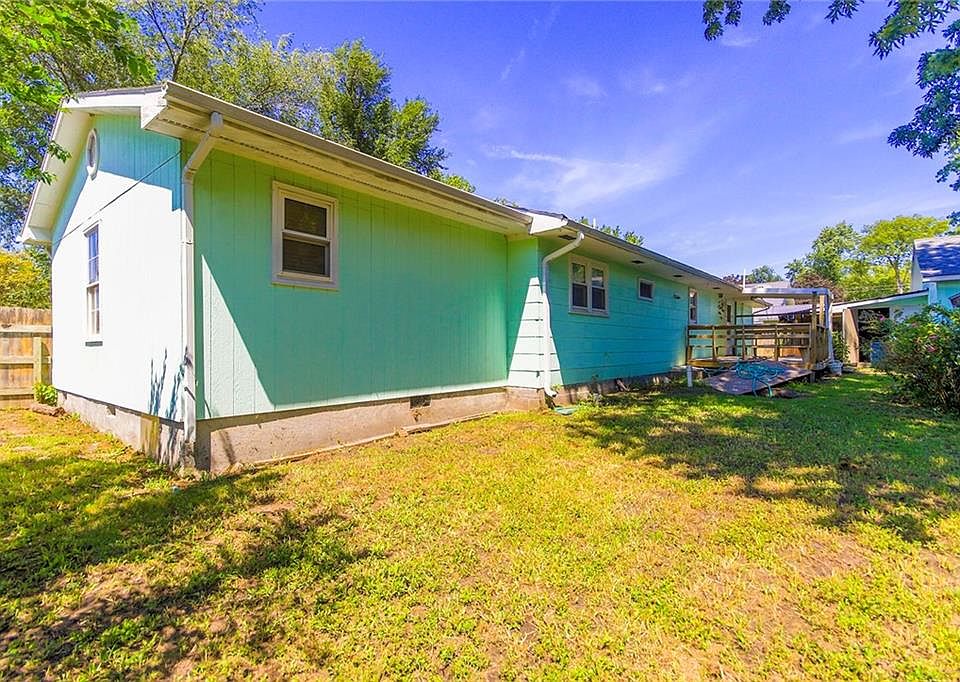 105 N Summit St, Houstonia, MO 65333 Zillow