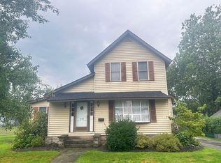 352 Long St, Amherst, OH 44001