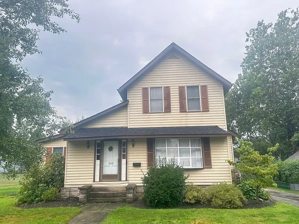 352 Long St, Amherst, OH 44001