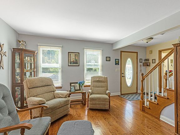 3rd image of 1898 McRae Ln