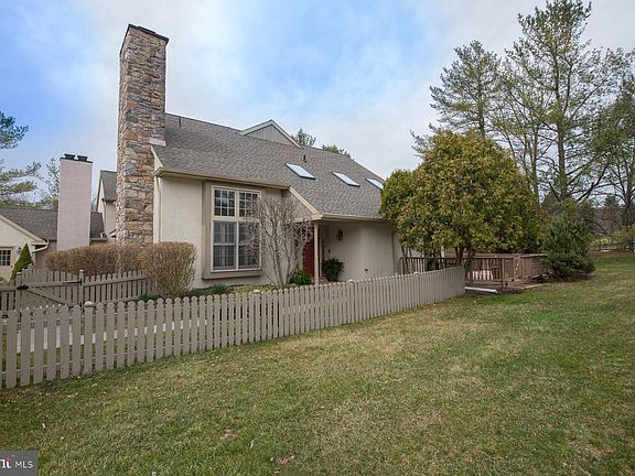 4th image of 405 Chandlee Dr