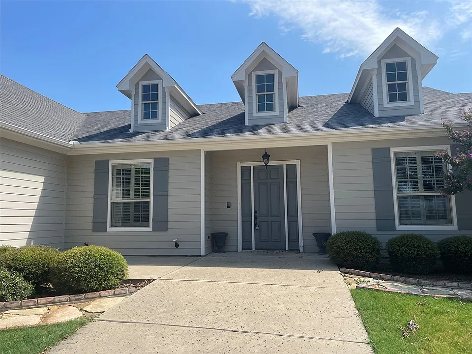 326 Harborview Dr