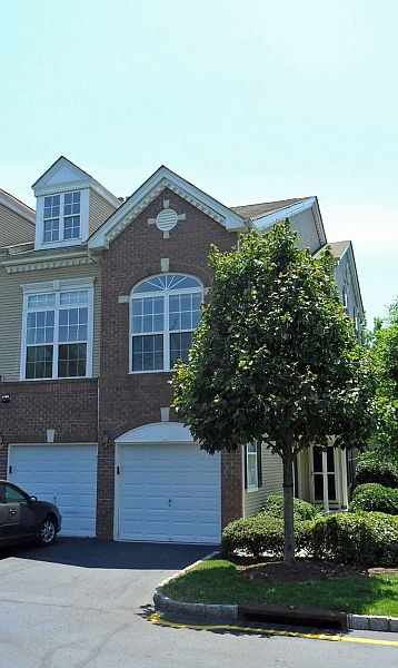 1st image of 132 Rock Creek Dr