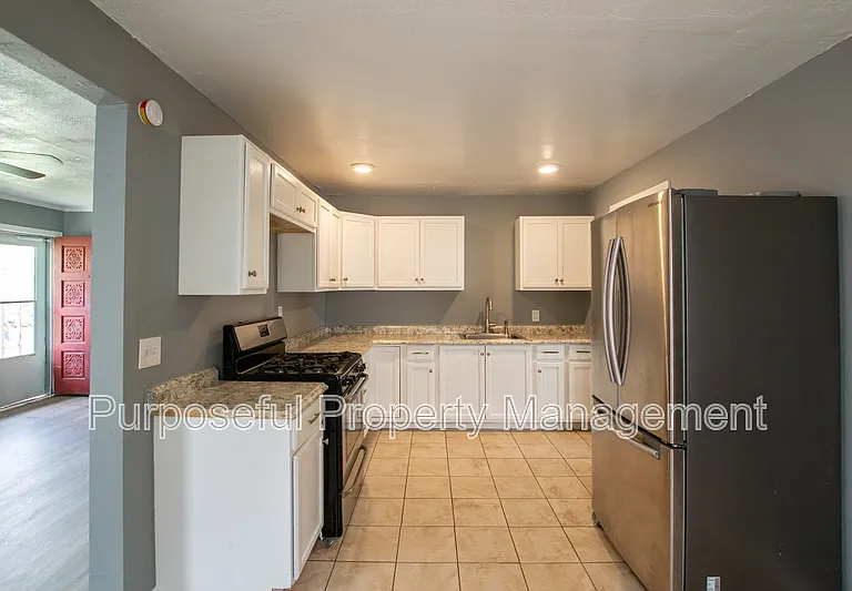 3200 SW 20th St — Photo 8