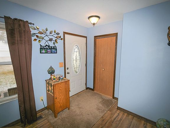 3rd image of 602 Kells Ln