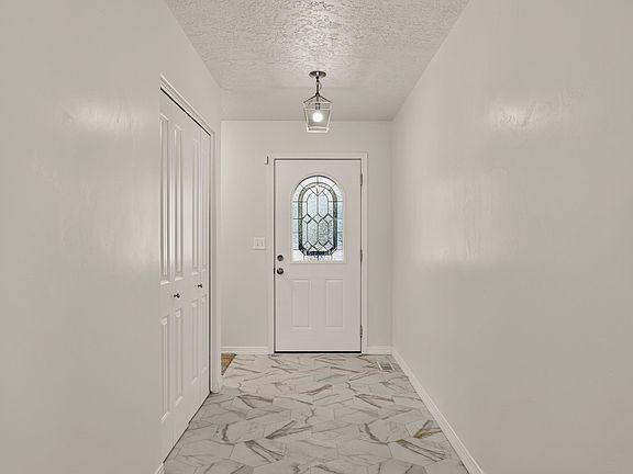 3rd image of 1262 Heber Ave