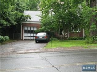 59 W Tryon Ave, Teaneck, NJ 07666
