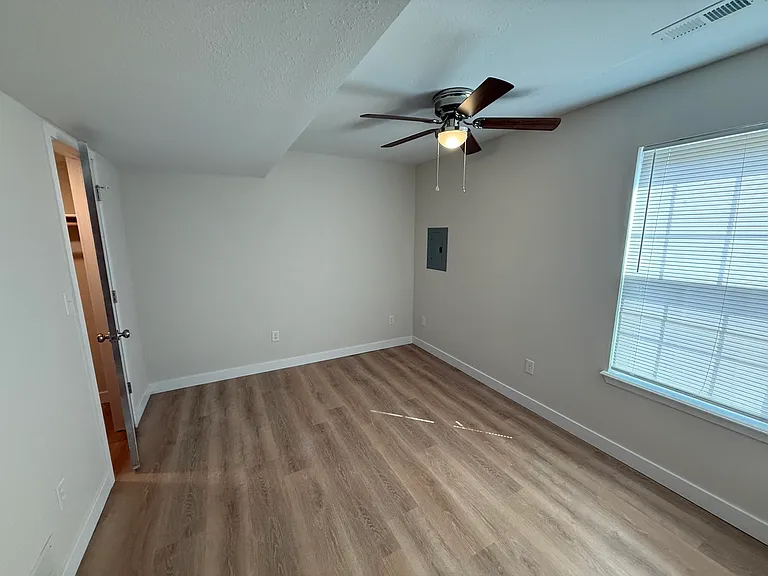 1512 Citadel Dr — Photo 9