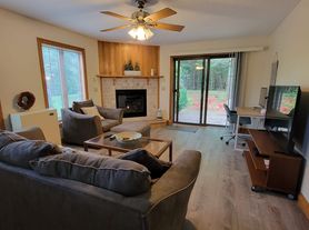 140 Paquette Cir