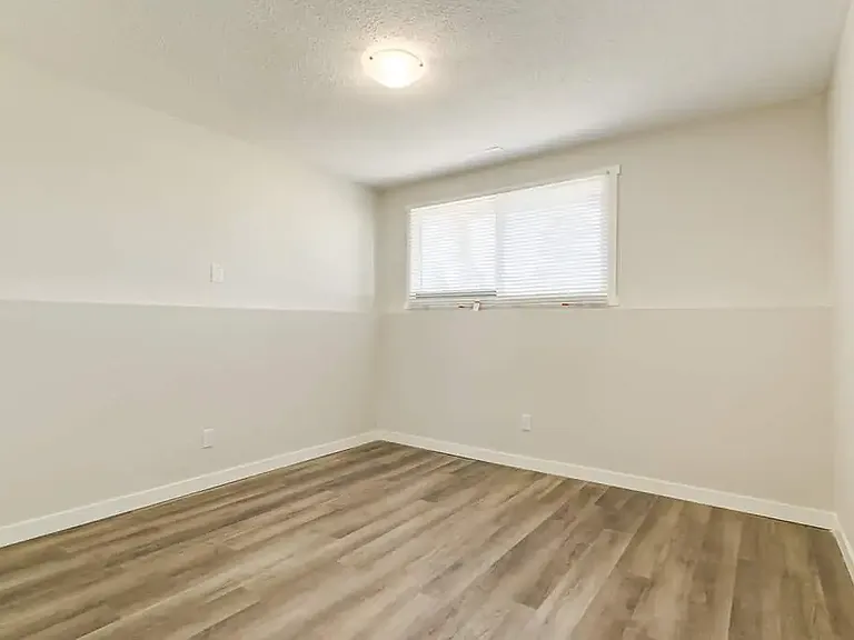 5327 A 38th Ave — Photo 20