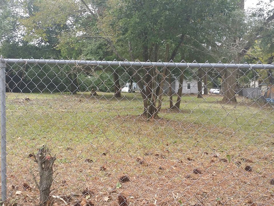 1st image of 549 Manly Ave