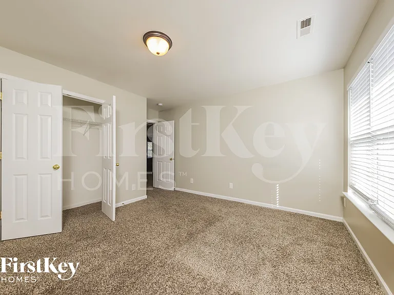 828 Peachtree Meadows Cir — Photo 13
