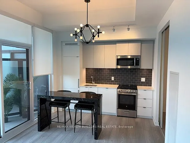 285 Dufferin St #1103 — Photo 1