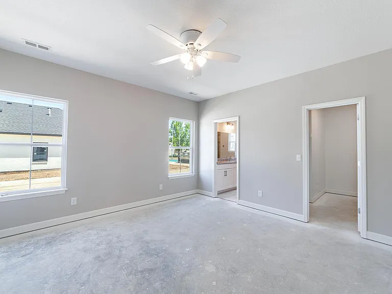 200 W Green Meadows Rd — Photo 5