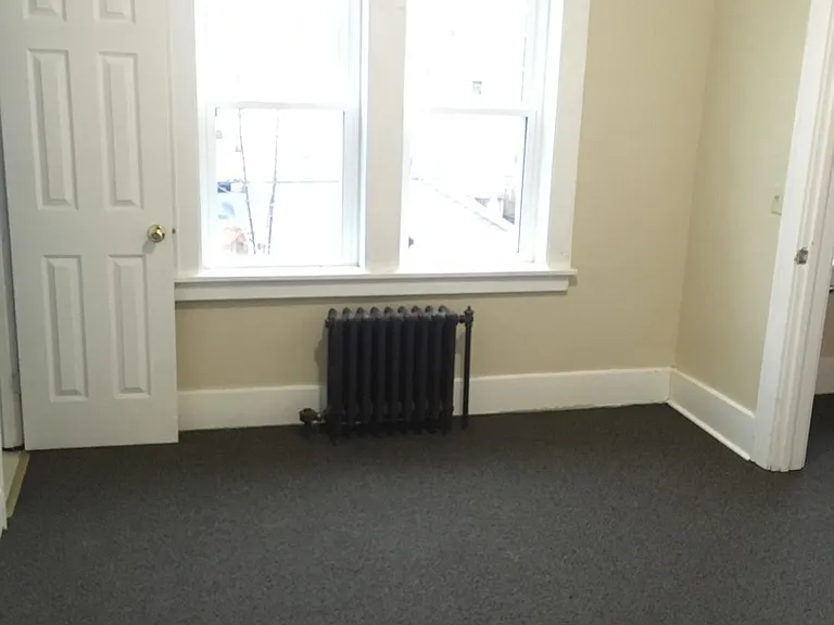 149 Devonshire Ct — Photo 8
