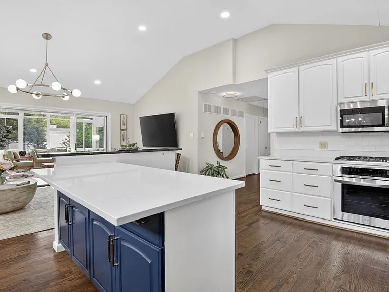 6501 Bannockburn Dr — Photo 5