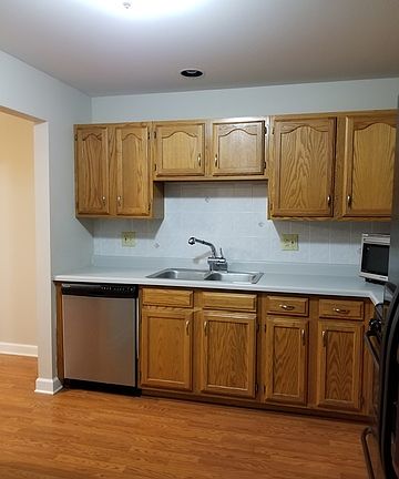 3rd image of 2814 Meadow Ln Unit X1