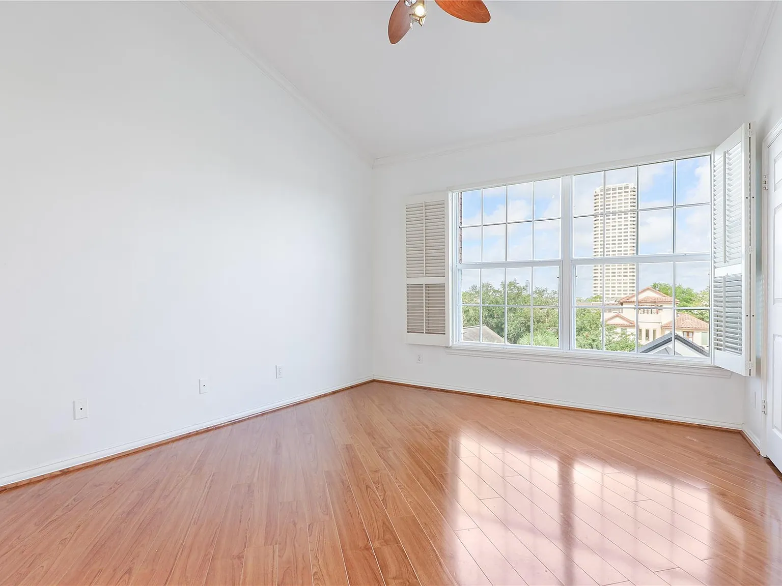 2 bed, 2.0 bath, 1390 sqft, $2,950 — Photo 4