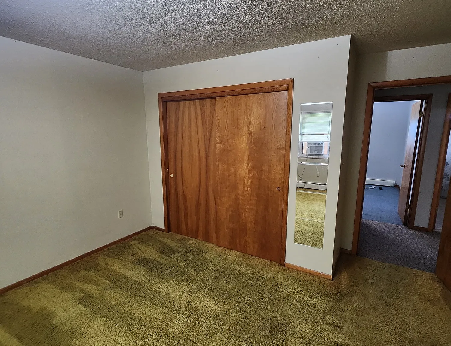 2 bed, 1100 sqft, $1,000 — Photo 4