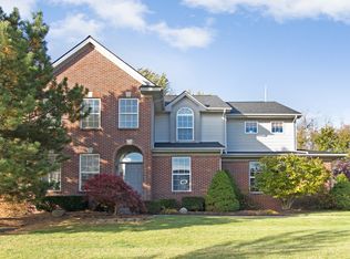 9173 Ambergrove Dr, Howell, MI 48843