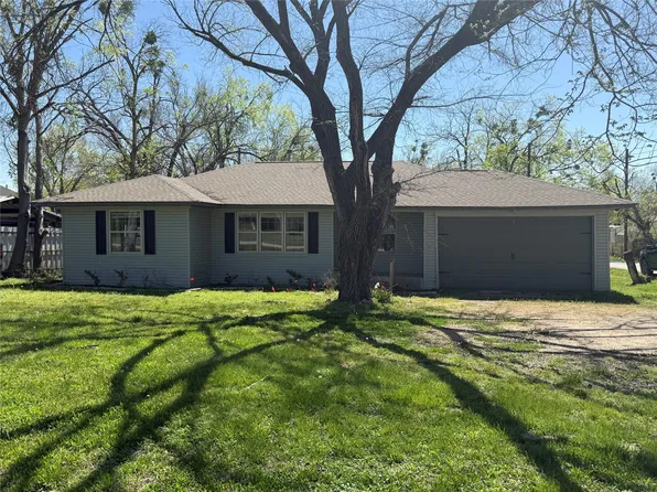 612 E 8th St, Kemp, TX 75143
