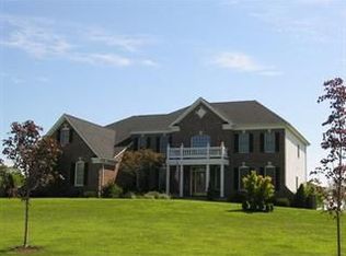 16 Balmoral Dr, Pittstown, NJ 08867