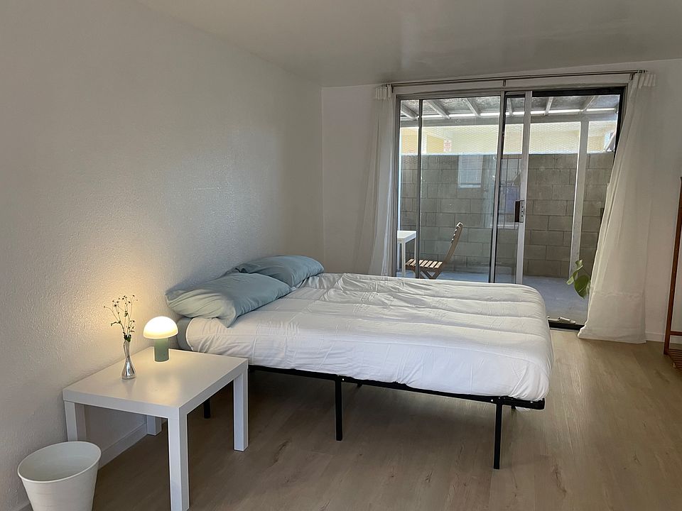 1st image of 3263 Del Mar Ave #1