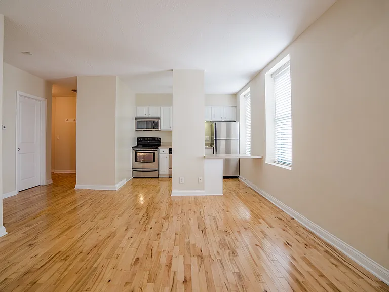 Blacherne At Vermont Place — Photo 5