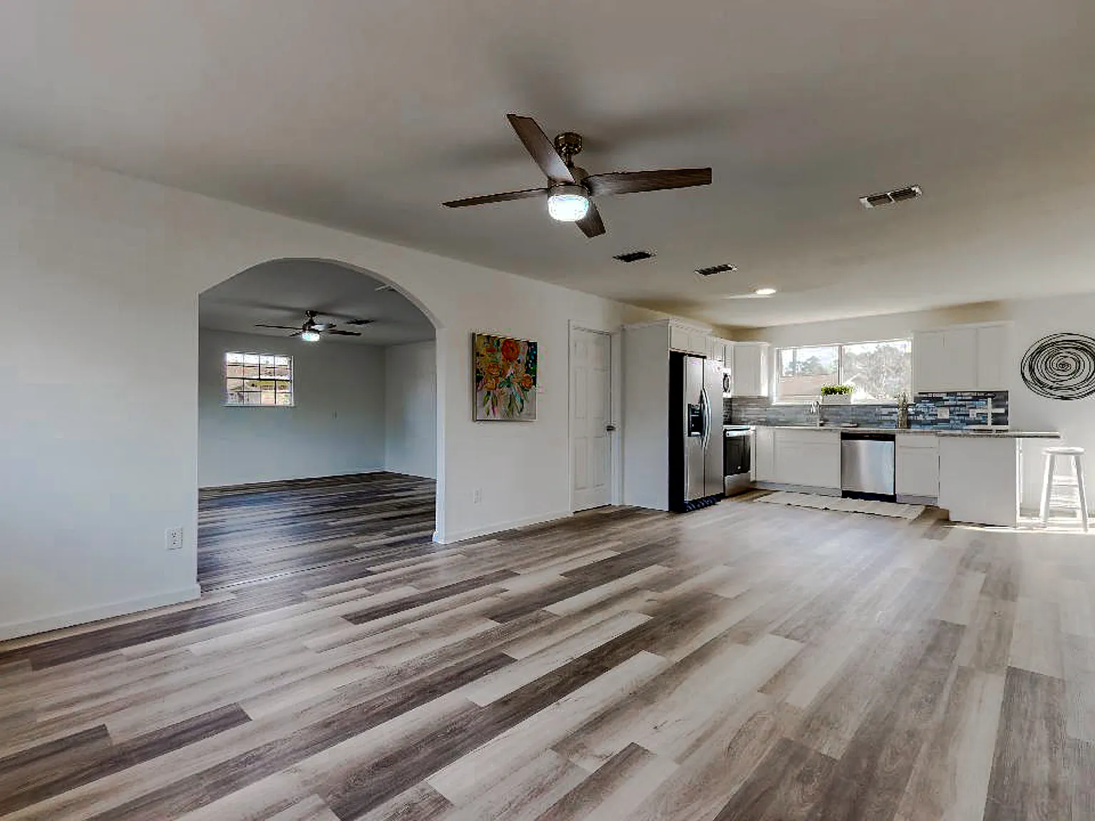 4 bed, 1935 sqft, $2,350 — Photo 4