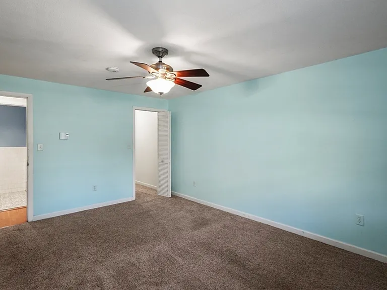 16 Mayberry Dr #4 — Photo 13