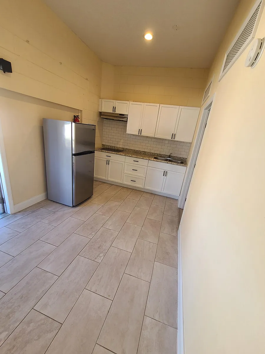 Building Photo - 2850 Granada Blvd #A