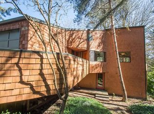 1828 SW Broadleaf Dr, Portland, OR 97219