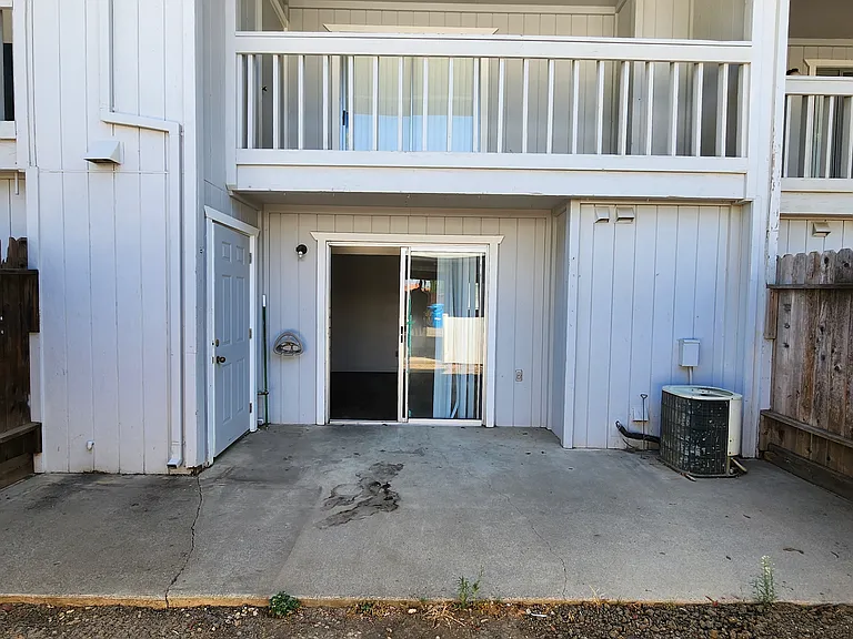 1115 N Lincoln St #B — Photo 12